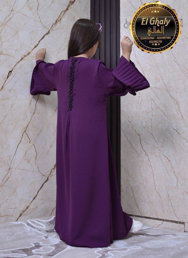 Girls’ Abaya with Embroidered Detail