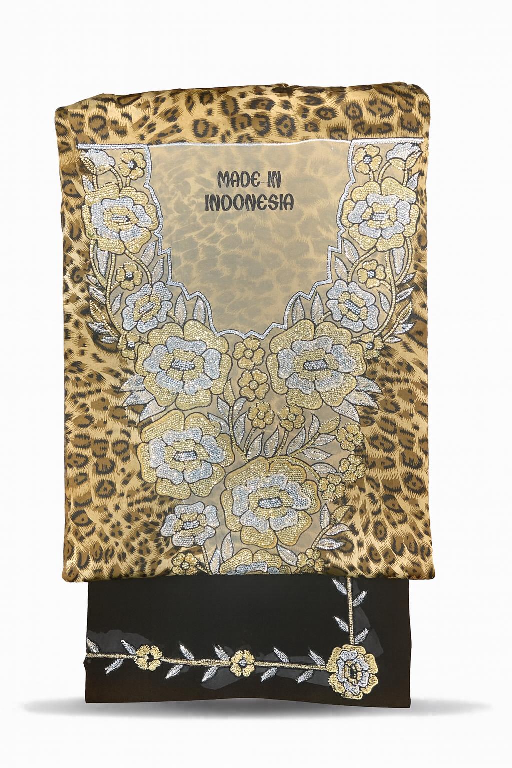 عباية بتصميم ستيلي غولفو