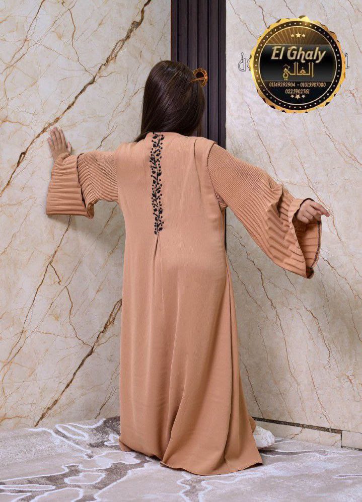 Girls’ Abaya with Embroidered Detail