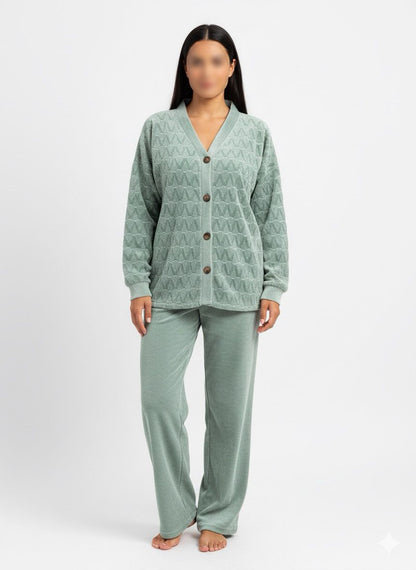 Collezione Pigiami in Ciniglia – Calore, Comfort e Dettagli Morbidi