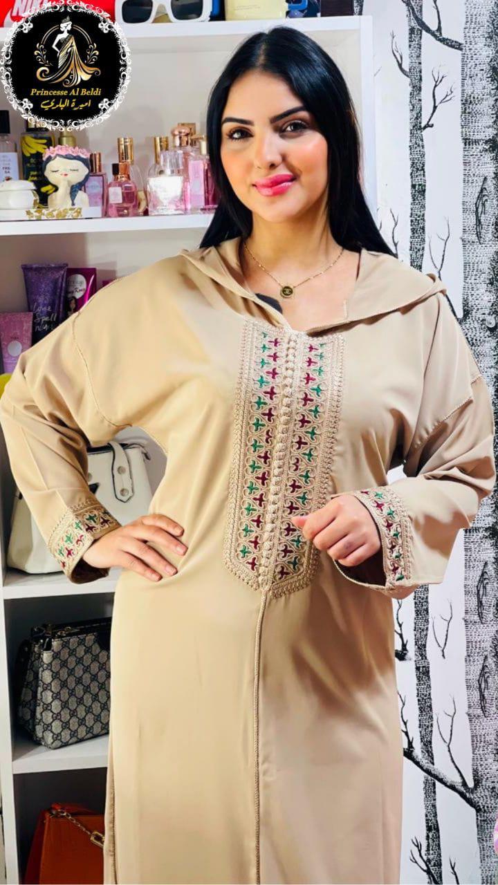 Jellaba in Pink Crêpe of First Quality with Floral Embroidery