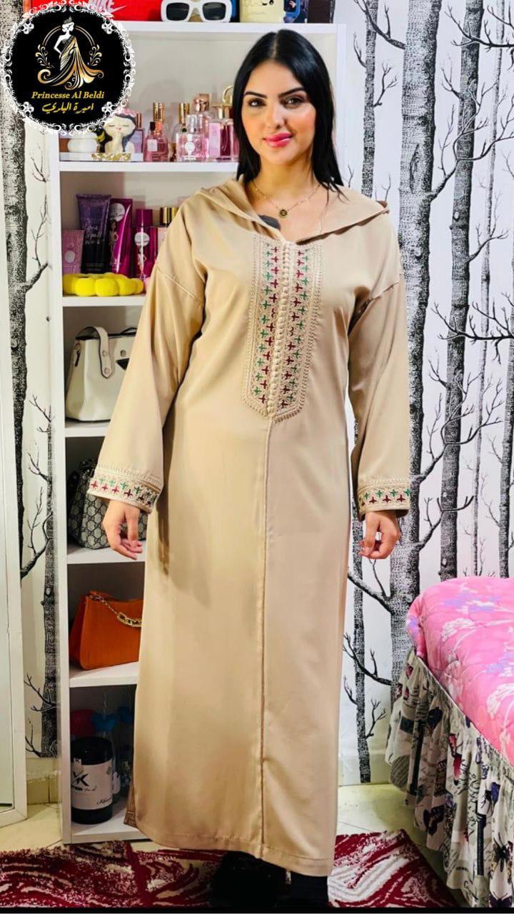 Jellaba in Pink Crêpe of First Quality with Floral Embroidery