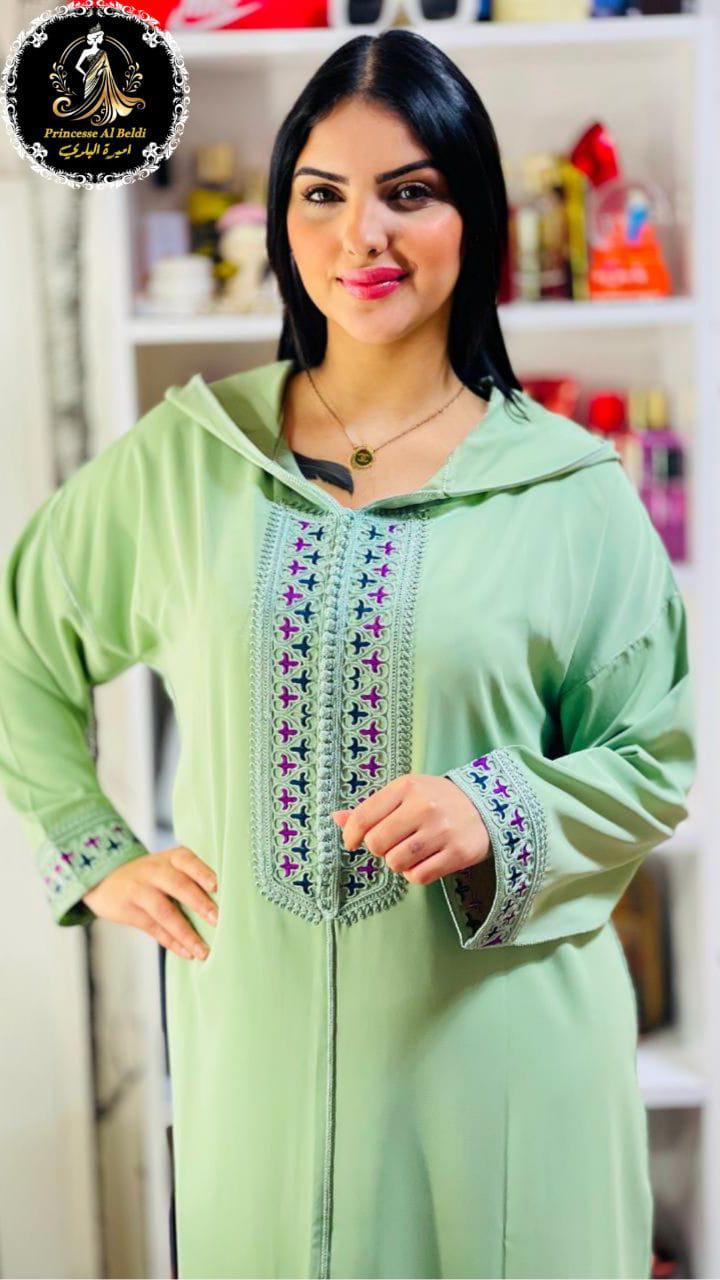 Jellaba in Pink Crêpe of First Quality with Floral Embroidery